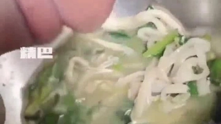 最新双色球开奖号蜜桃臀粉嫩妹妹在浴室洗澡，偷偷溜进去把她按住帮我口交！最后内射流出！