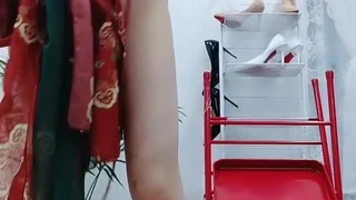 有妇科病的抖音女主播有臭味含泪干完挣点钱不容易啊