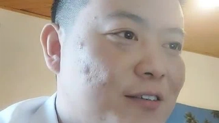 贵州高颜值在校兼职妹子刚来不甘愿，还不是被操得奶子都飞起来了~