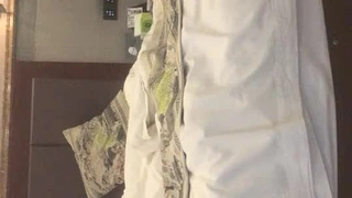 小巧的18岁德国少女在POV中被操小屁股