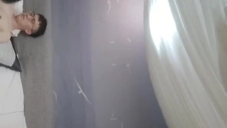 金发少女Kayci Darko在独奏视频中炫耀她的大屁股和曲线美