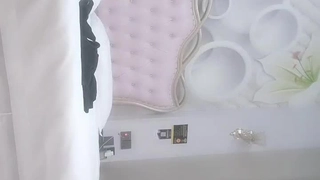 天然业余092319-01 振动器插入肛门和阴部，同时自慰有两个孔