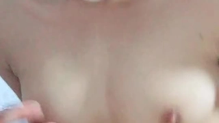 浴缸中口交 最后乳交射在胸上 - NicoLove妮可